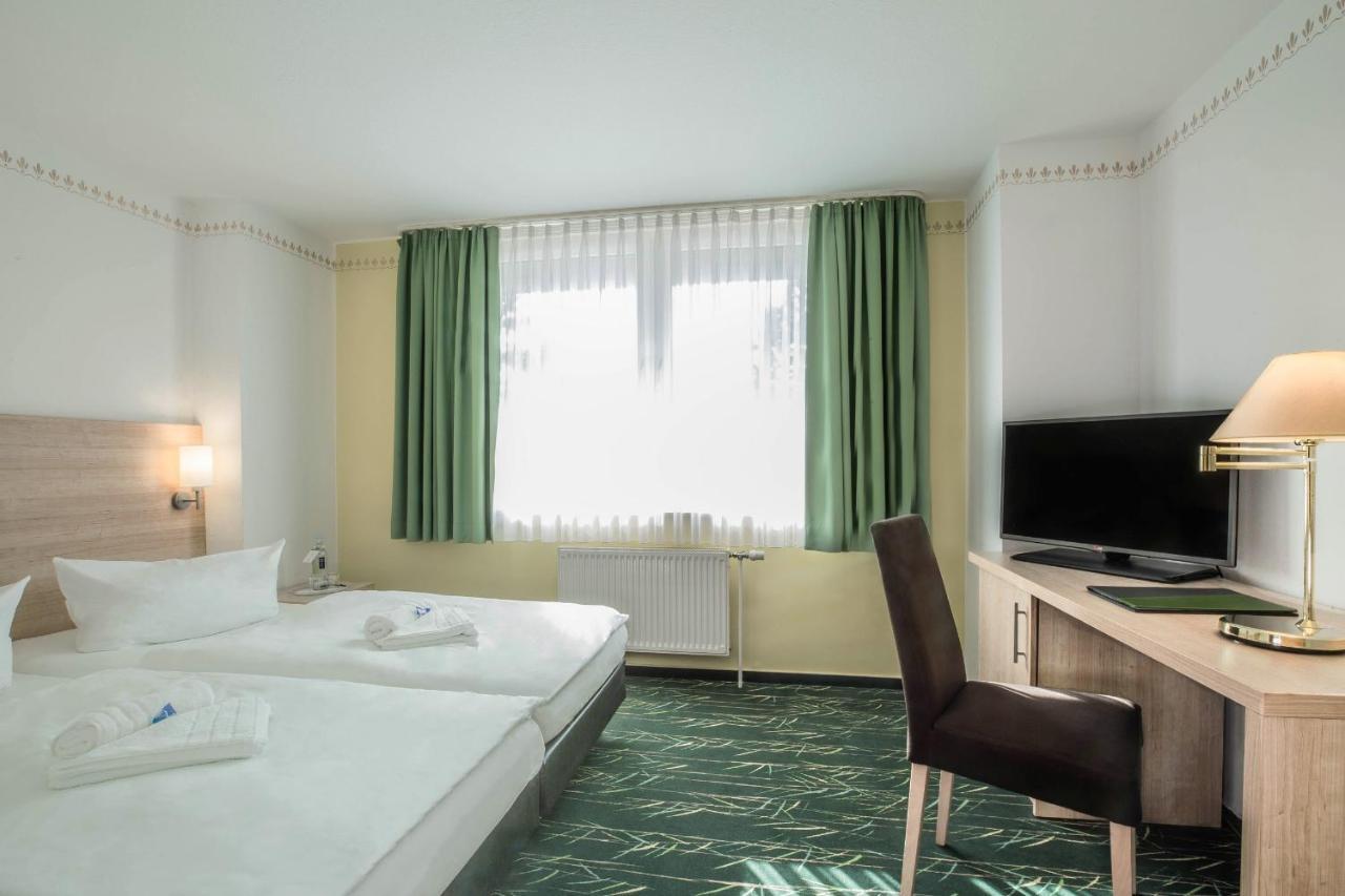 Sonnenhotel Feldberg Am See Mit Schwimmbad, Sauna Und Dampfbad Feldberger Seenlandschaft Dış mekan fotoğraf