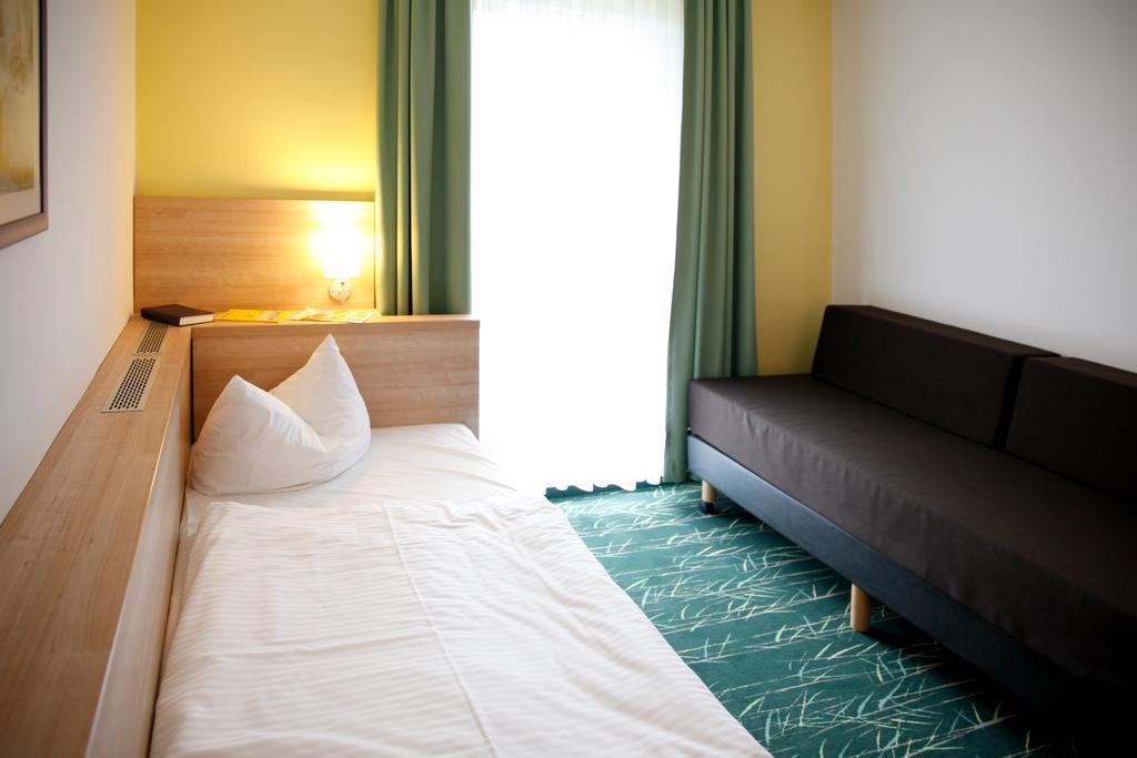 Sonnenhotel Feldberg Am See Mit Schwimmbad, Sauna Und Dampfbad Feldberger Seenlandschaft Oda fotoğraf