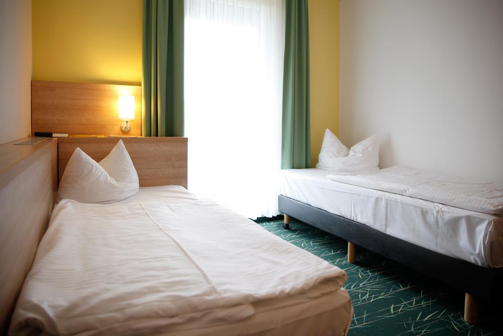 Sonnenhotel Feldberg Am See Mit Schwimmbad, Sauna Und Dampfbad Feldberger Seenlandschaft Oda fotoğraf
