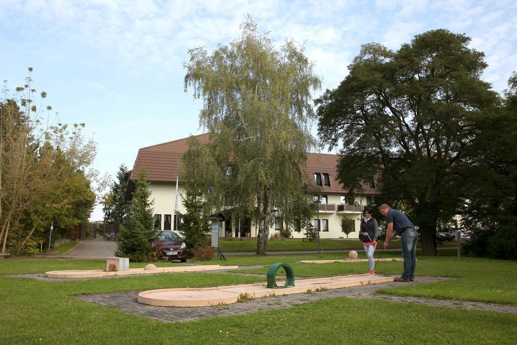 Sonnenhotel Feldberg Am See Mit Schwimmbad, Sauna Und Dampfbad Feldberger Seenlandschaft Dış mekan fotoğraf