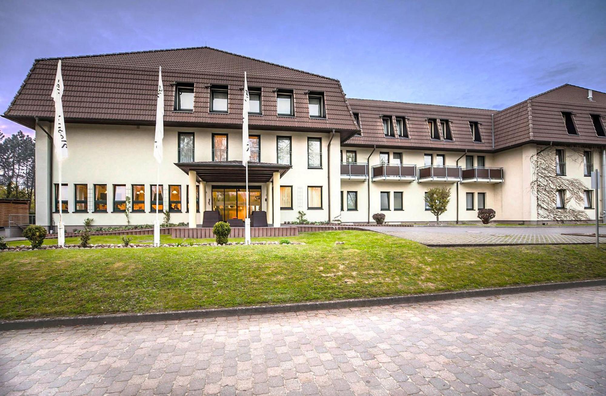 Sonnenhotel Feldberg Am See Mit Schwimmbad, Sauna Und Dampfbad Feldberger Seenlandschaft Dış mekan fotoğraf